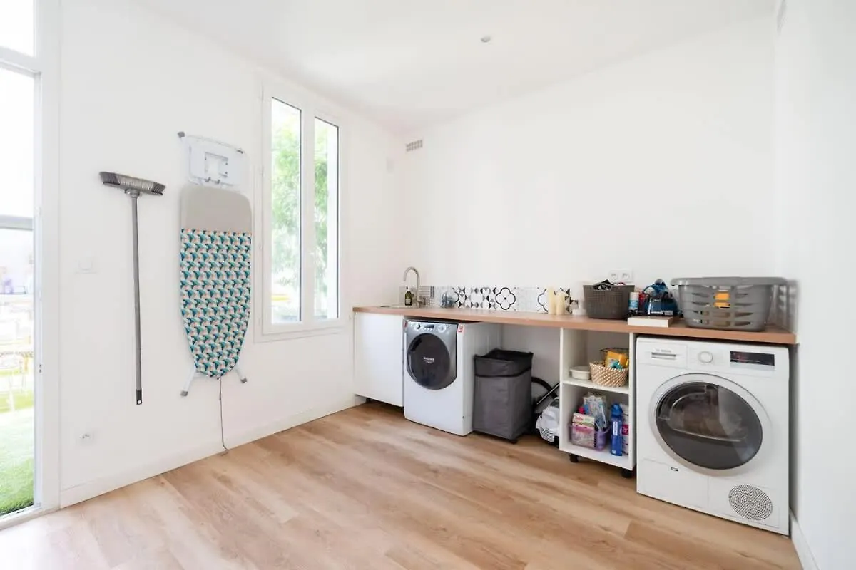 Dom wakacyjny Charming City Villa In The Heart Of Marsylia